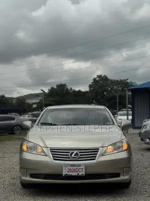Lexus ES 350 2011 Gold