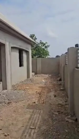3bdrm Bungalow In Lugbe Abuja For Sale
