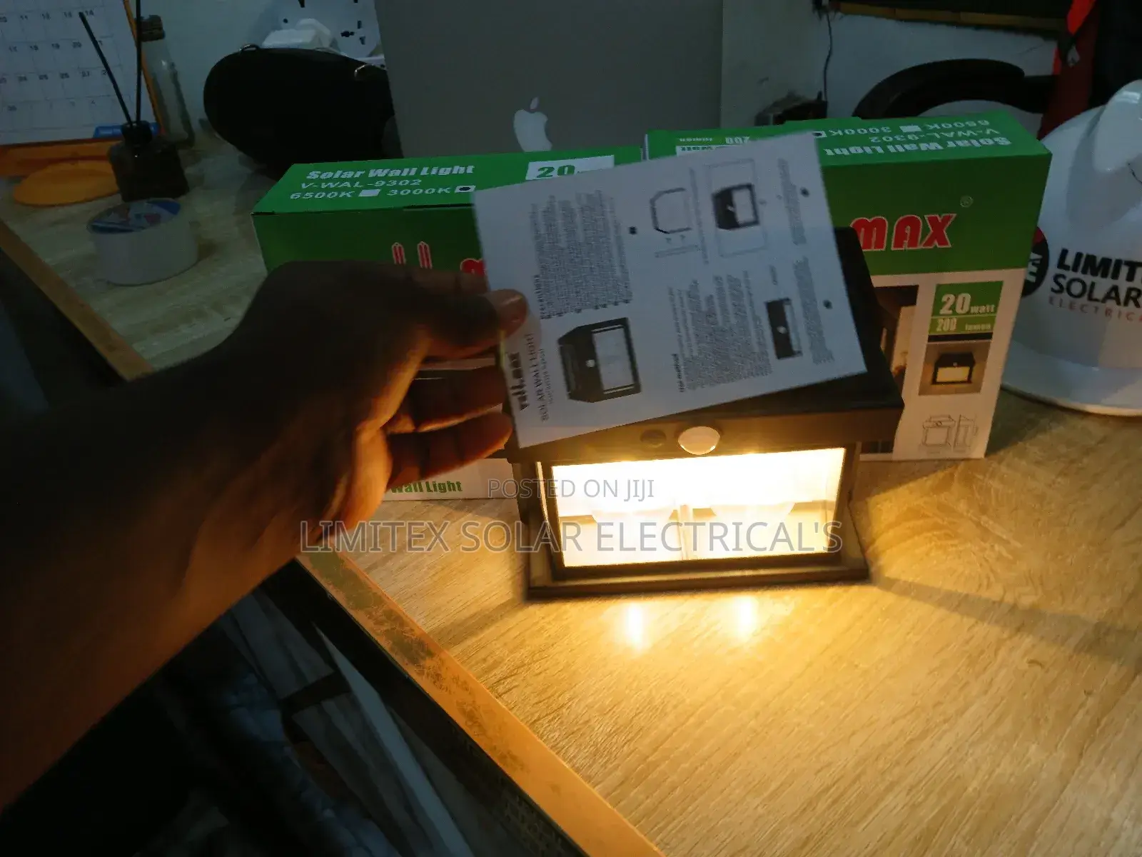 High Quality Vellmax Solar Fence or Solar Wall Light