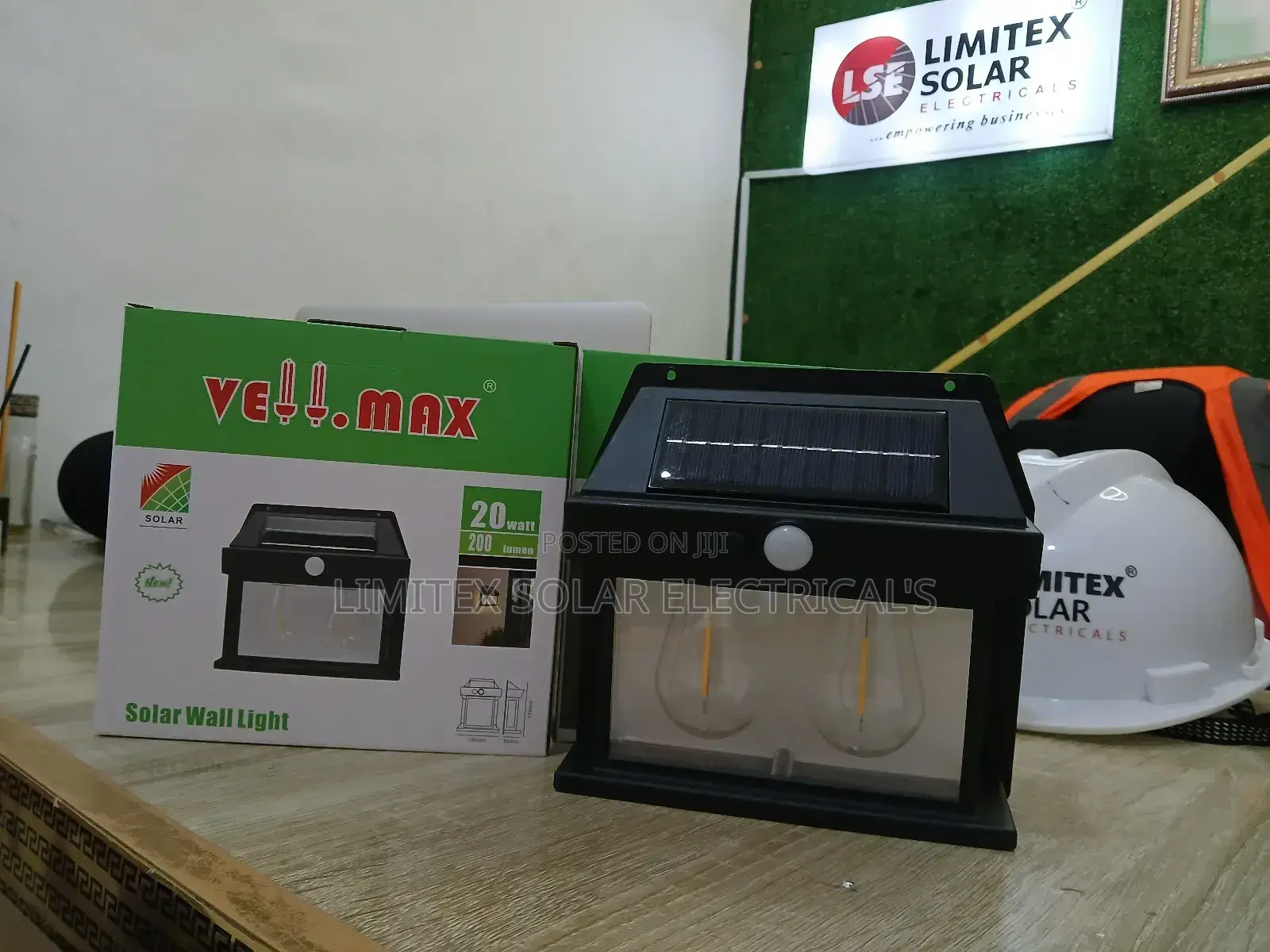 High Quality Vellmax Solar Fence or Solar Wall Light