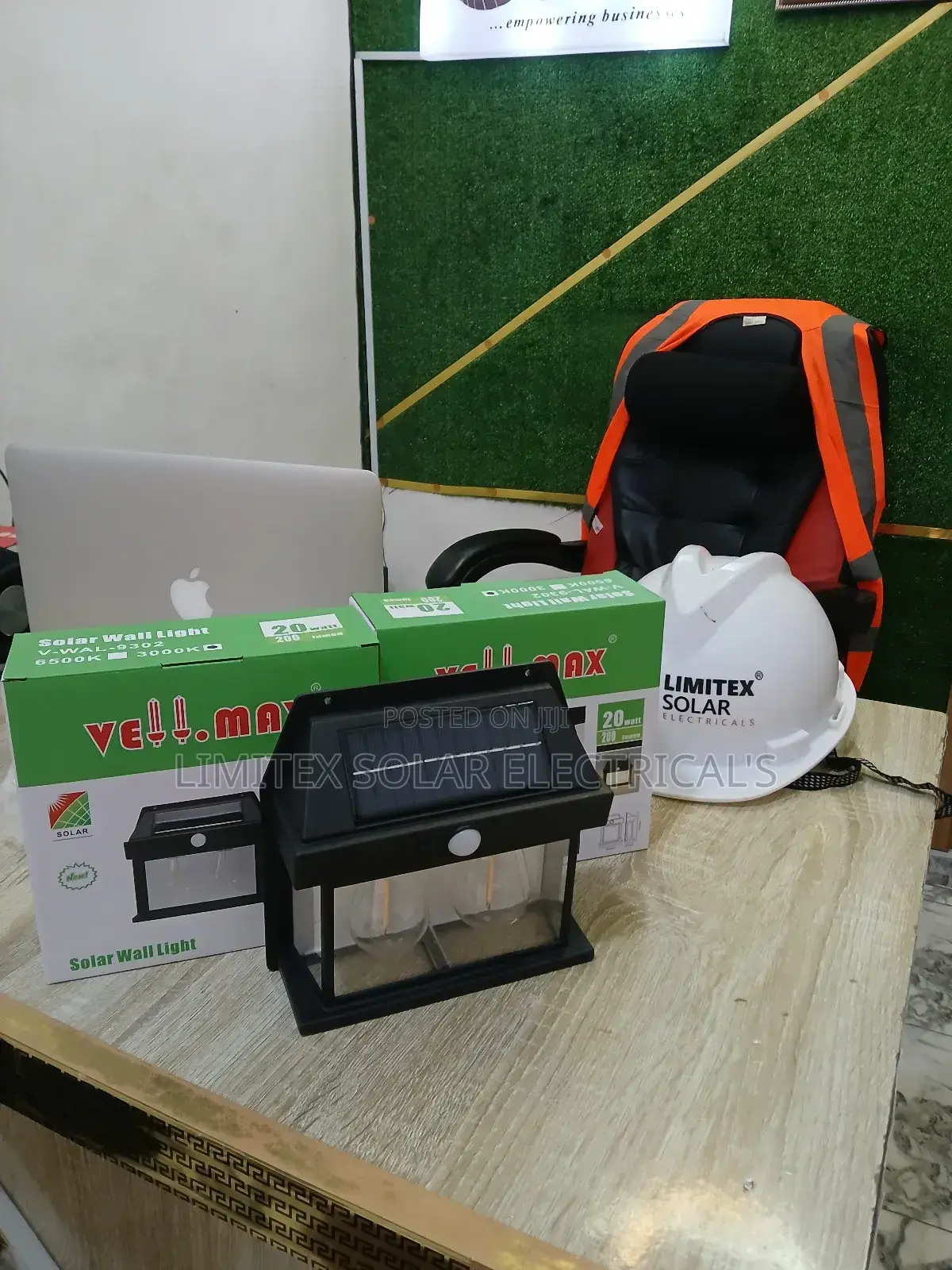 High Quality Vellmax Solar Fence or Solar Wall Light