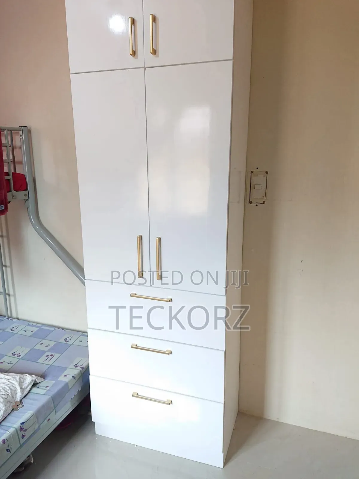 White Glossy Wardrobe Cabinet