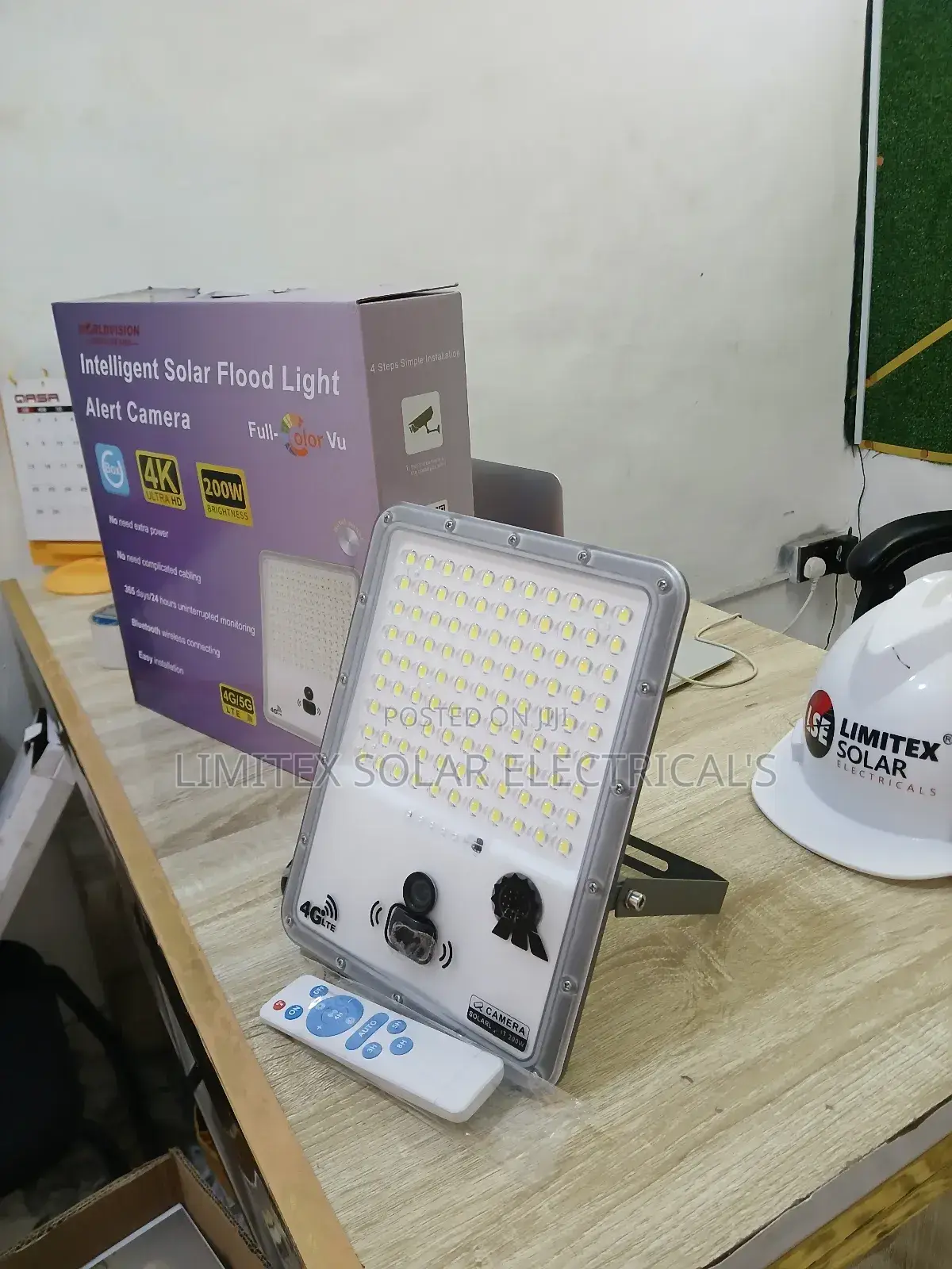 Quality Intelligent Solar Flood Light With Camera Free Sim/Sd Card