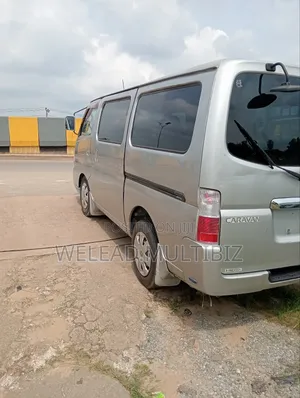 Nissan Caravan (Urvan) 2004 Silver