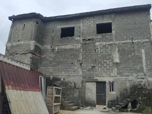 16bdrm House in Ago Okota Lagos for sale