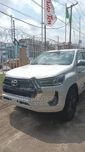 New Toyota Hilux 2025 White