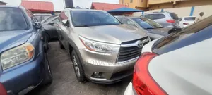 Toyota Highlander 2016 Gold