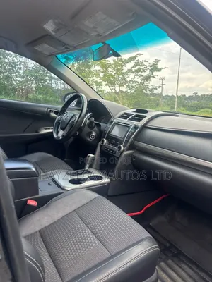 Toyota Camry SE 4dr Sedan (2.5L 4cyl 6A) 2013 Gray