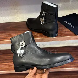 Givenchy Chealsea Boot* 💫💫💫