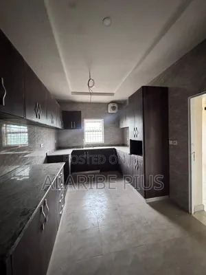 3bdrm Block of Flats in Estate, Galadimawa for sale