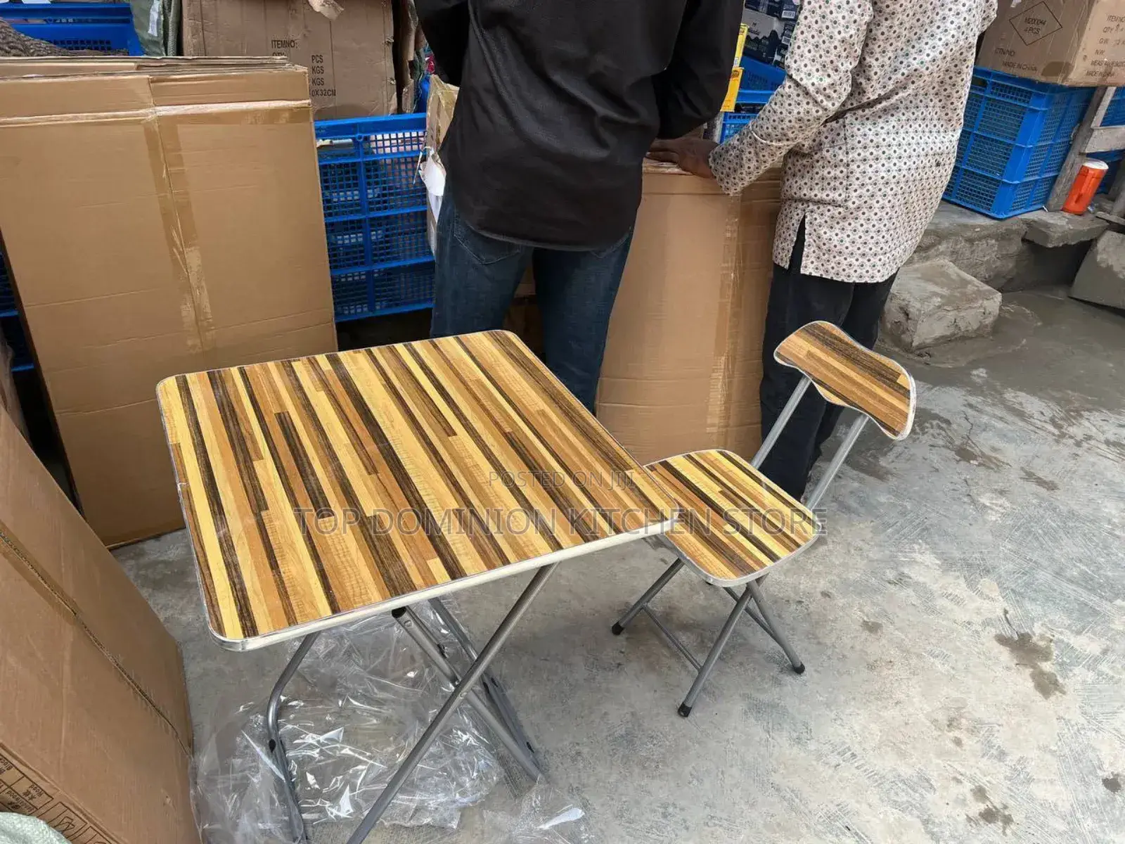 Nutod Design Table and Chair