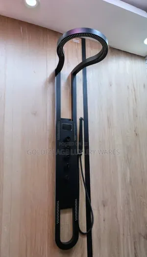 Digital Canopy Shower With Temperature Display