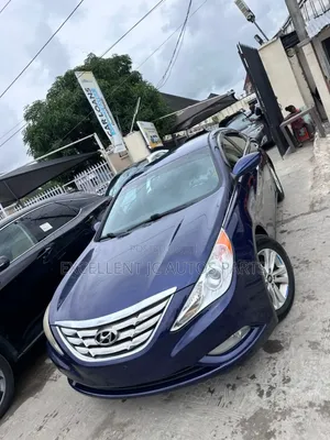 Hyundai Sonata SE Sedan FWD (2.4L 4cyl 6A) 2013 Blue