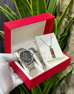 Tommy Hilfiger Quality Men Chain Strap Wristwatch