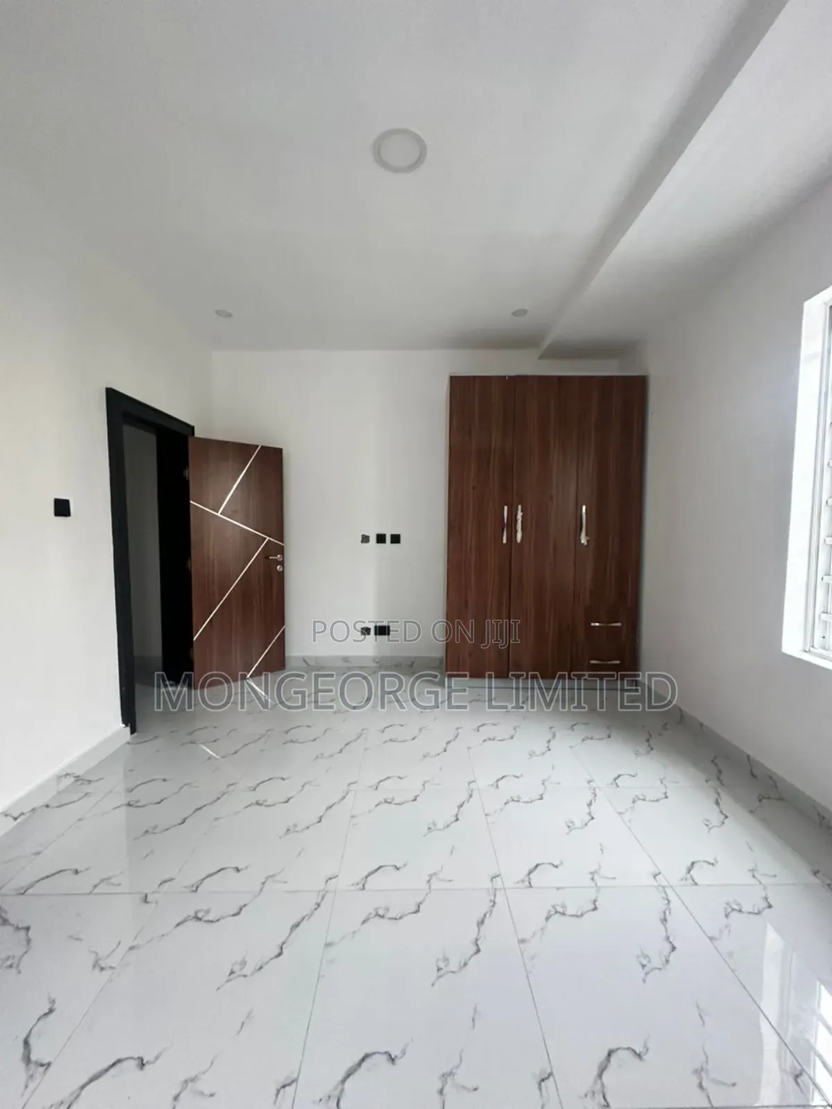 5bdrm Duplex in Ikate for sale
