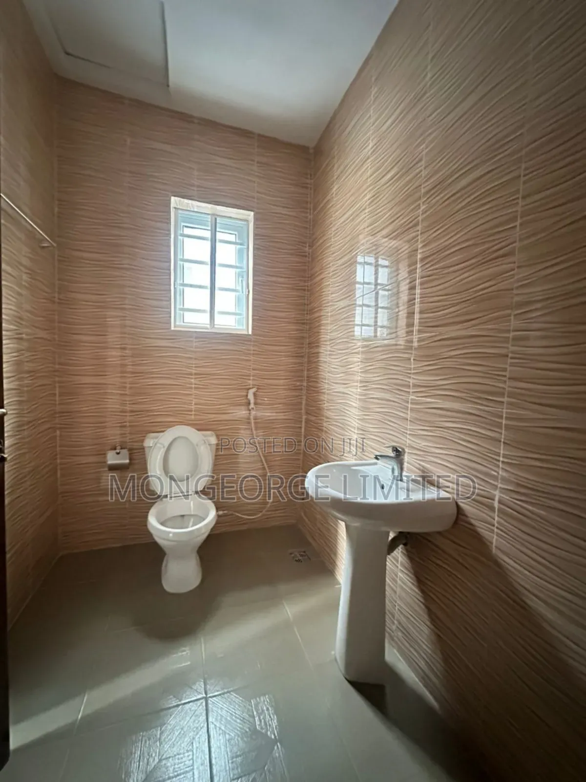 5bdrm Duplex in Ikate for sale