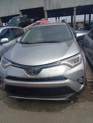 Toyota RAV4 LE FWD (2.5L 4cyl 6A) 2016 Silver
