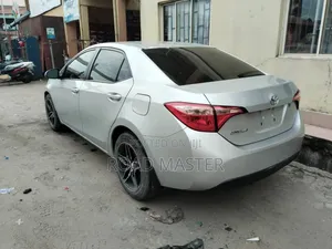 Toyota Corolla 2019 Silver