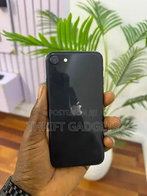 Apple iPhone SE (2020) 64 GB Black