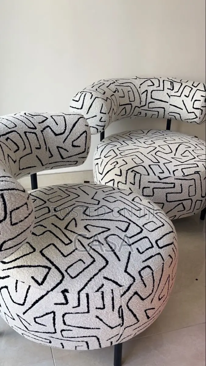 Luxurious Single Chair Available
