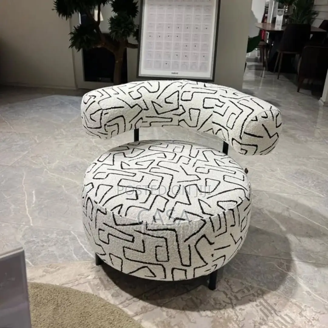Luxurious Single Chair Available