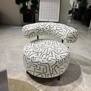 Luxurious Single Chair Available