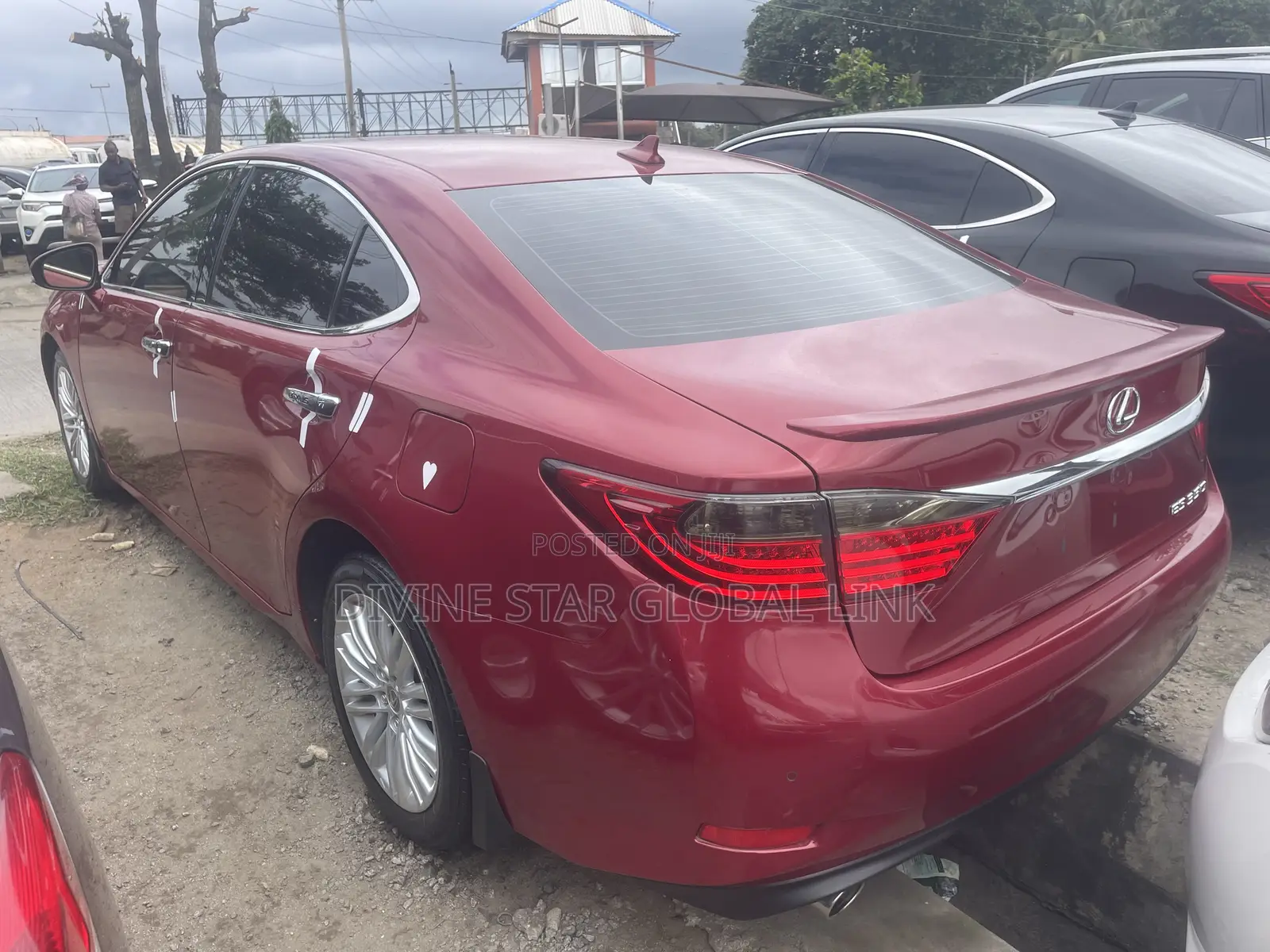 Lexus ES 2016 Red