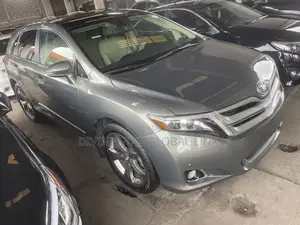 Toyota Venza Limited 4dr Wagon AWD (3.5L 6cyl 6A) 2015 Gray