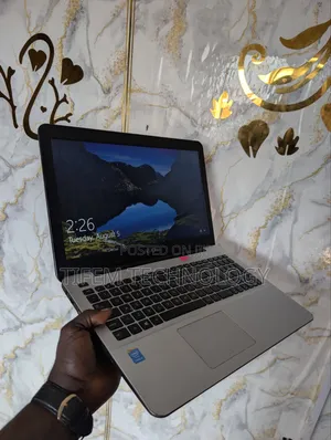 Laptop Asus X550CA 8GB Intel Core I5 HDD+SSD 500GB