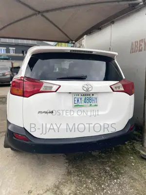 Toyota RAV4 LE 4dr SUV AWD (2.5L 4cyl 6A) 2015 White