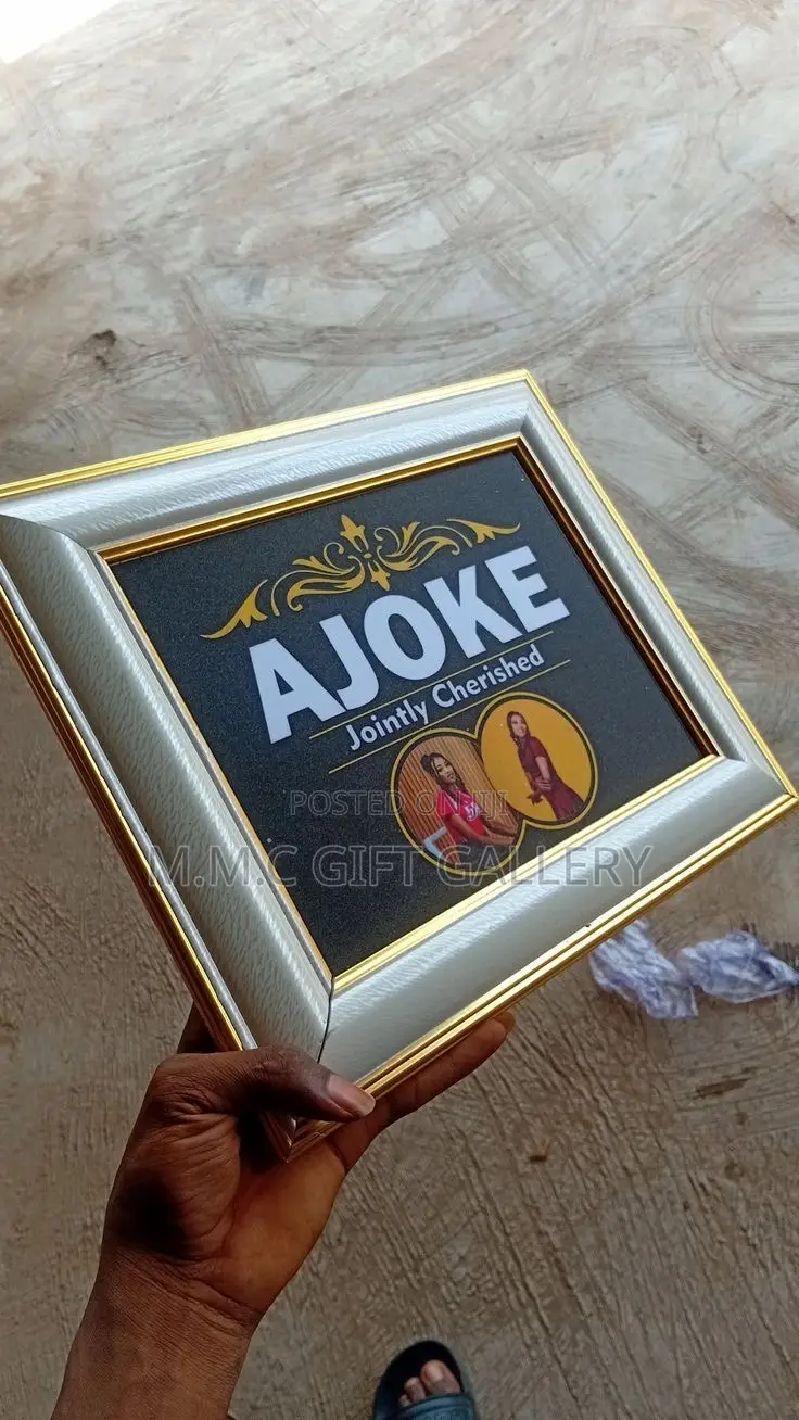 Name Frame