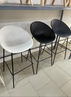 Strong Basket Seat Bar Stools