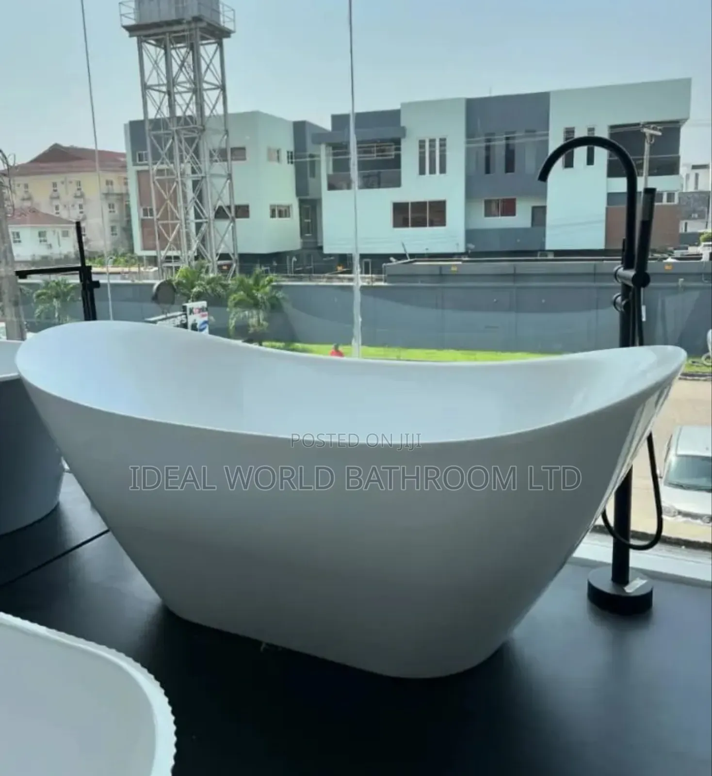 White Bathtub 