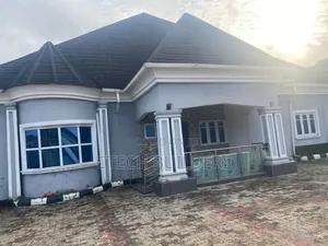 4bdrm Bungalow in Benin City for sale