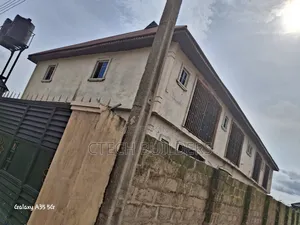 8bdrm Block of Flats in Benin City for sale