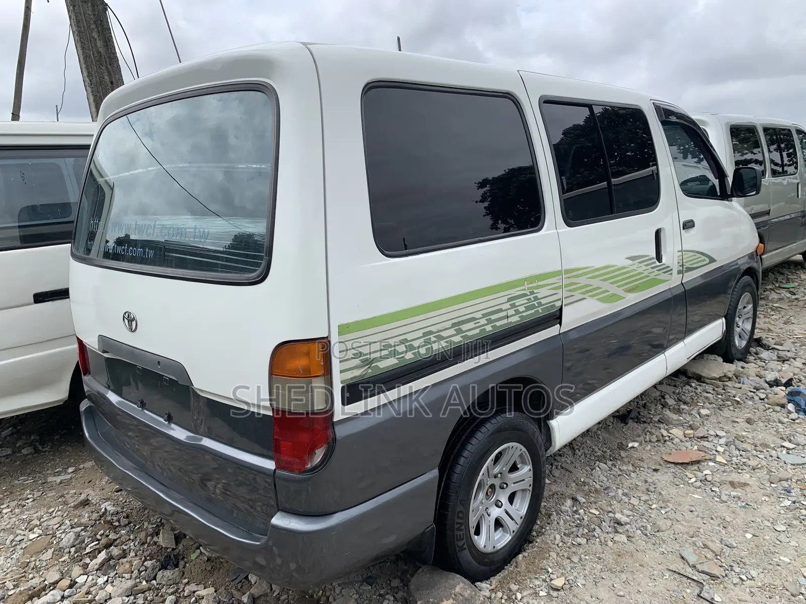 Toyota HiAce 2005 White