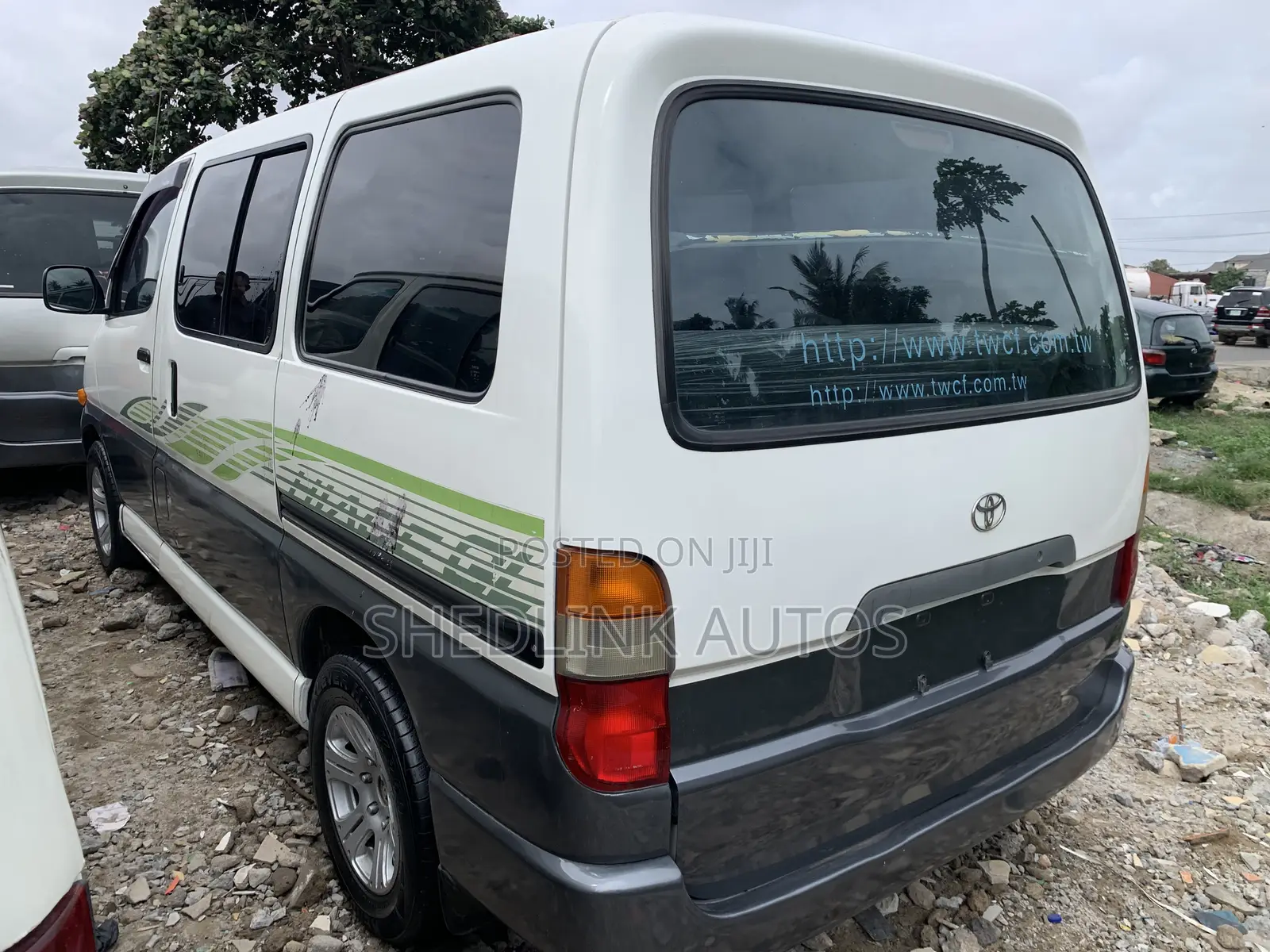 Toyota HiAce 2005 White