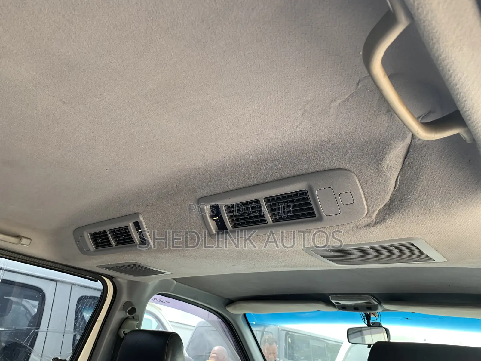Toyota HiAce 2005 White
