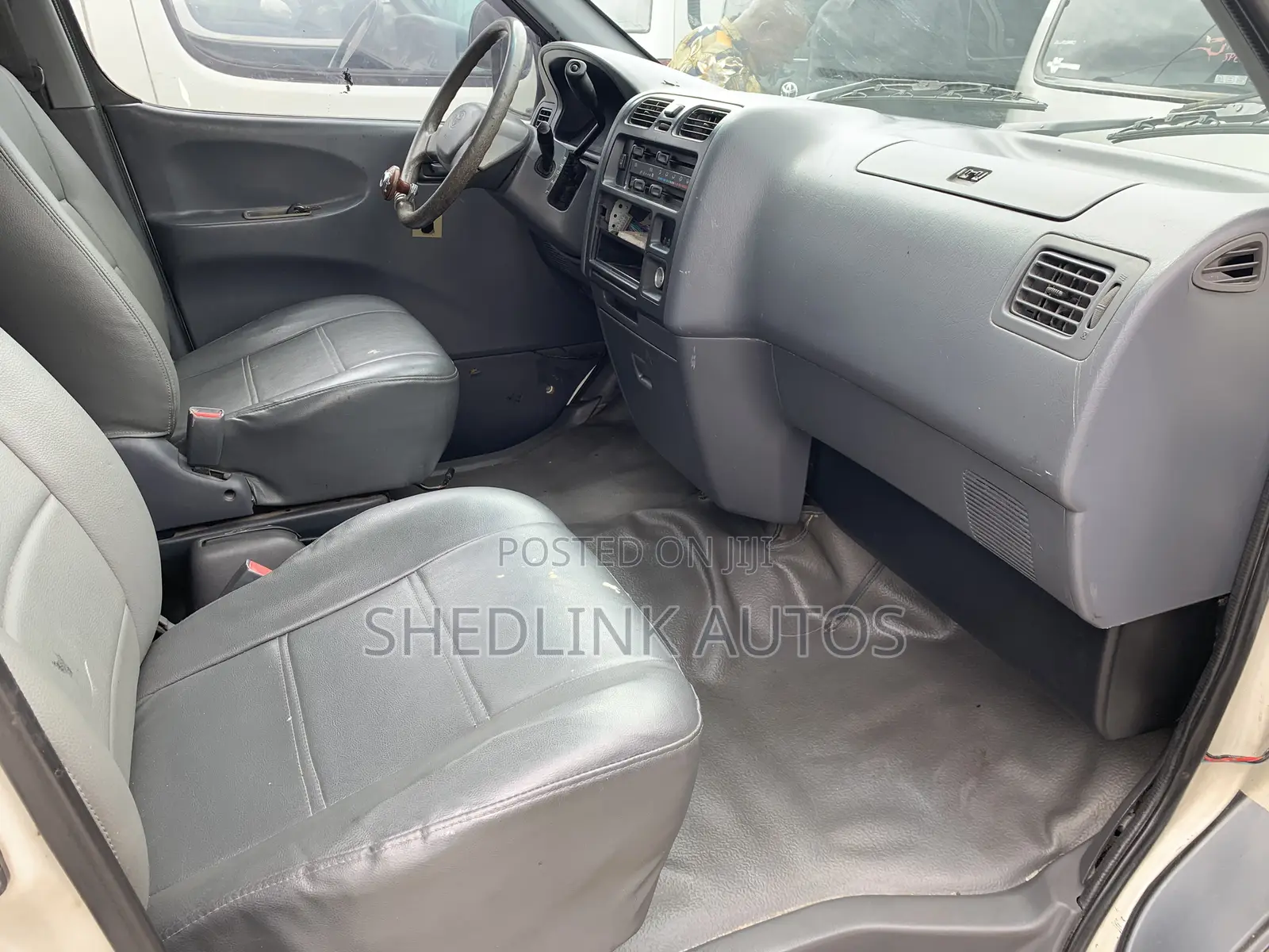 Toyota HiAce 2005 White