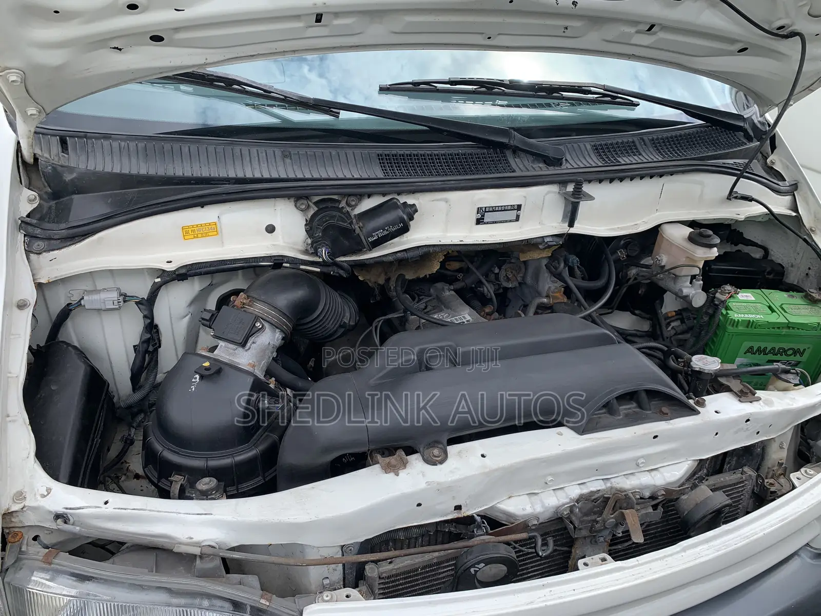 Toyota HiAce 2005 White