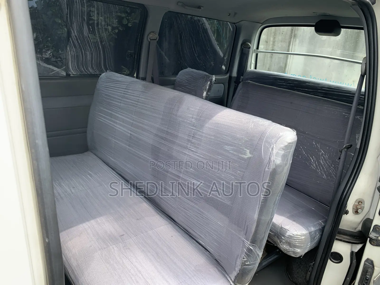 Toyota HiAce 2005 White