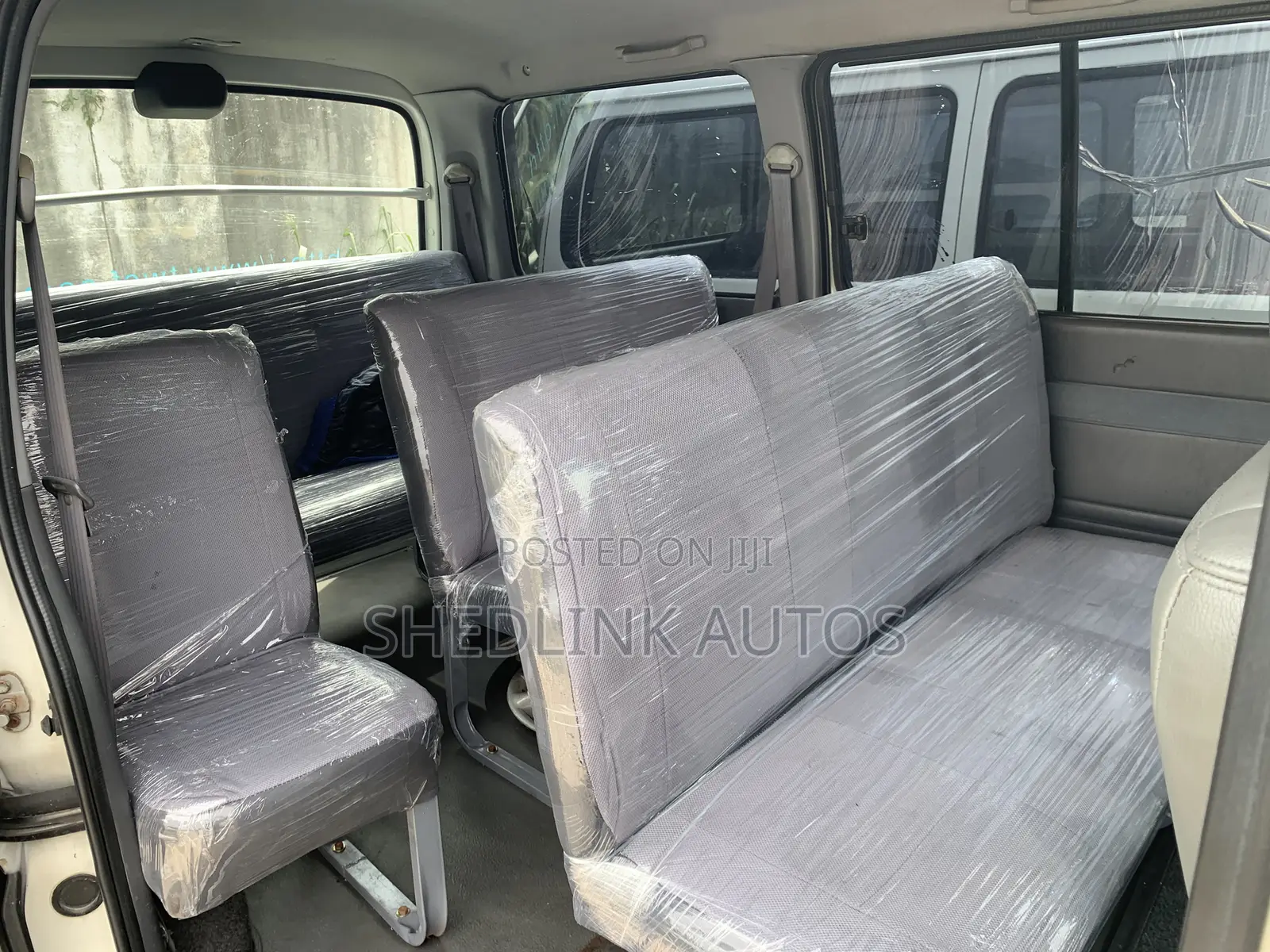 Toyota HiAce 2005 White