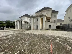 6bdrm Duplex in Asokoro for sale