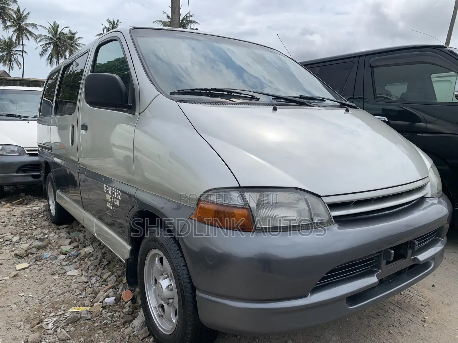 Toyota HiAce 2005 Grey