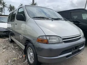 Toyota HiAce 2005 Grey