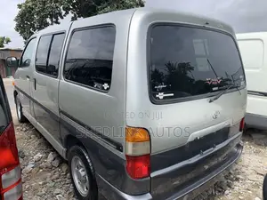 Toyota HiAce 2005 Grey