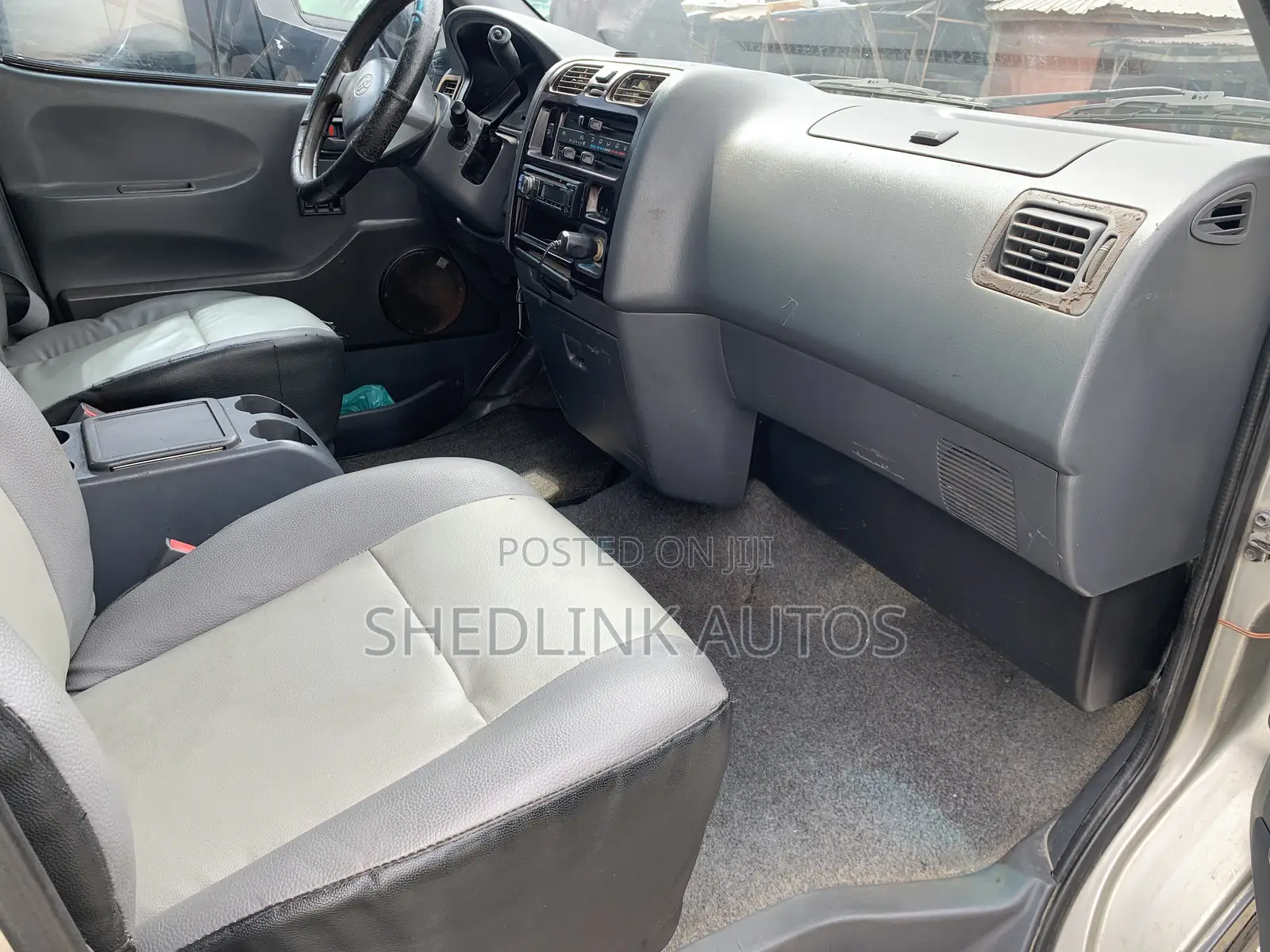 Toyota HiAce 2005 Grey