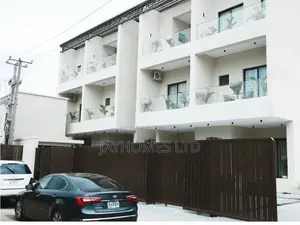 Luxury 3 Bedroom Shortlet Apartment With Poolside in Asaba