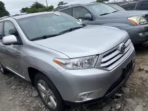 Toyota Highlander Limited 3.5L 2WD 2013 Silver