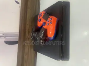 Playstation 4 Slim